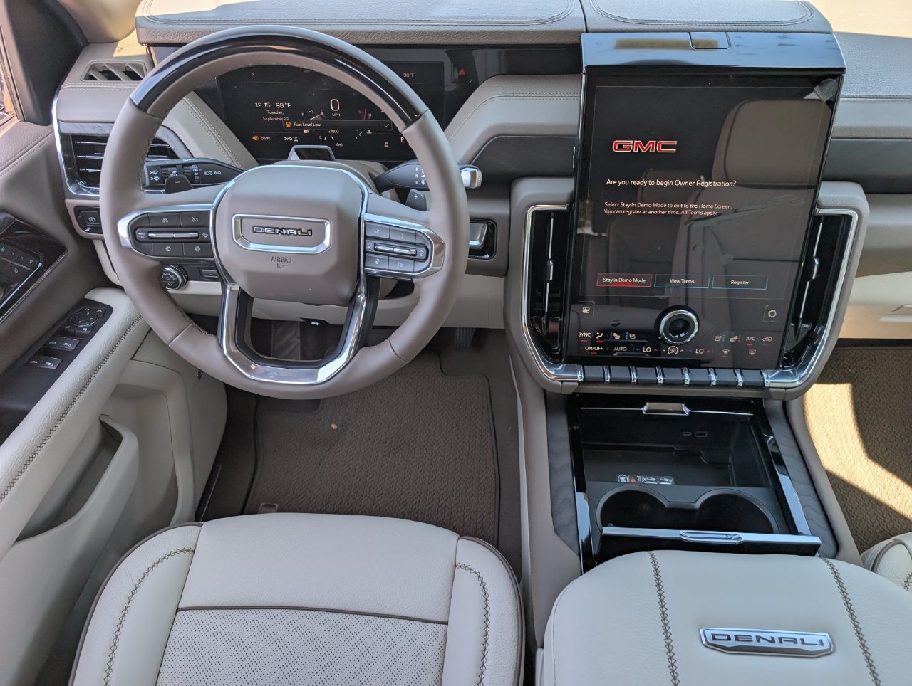 New 2027 GMC Yukon Denali w/ Advanced Technology Package AWD/4WD image 9