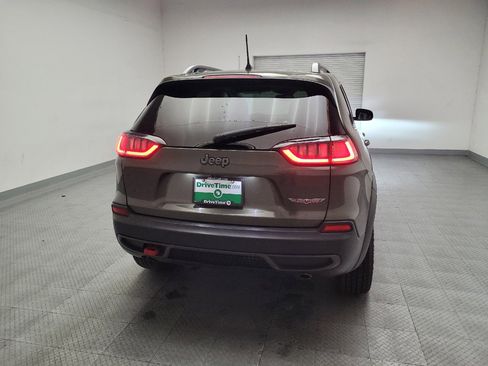 Used 2019 Jeep Cherokee Trailhawk AWD/4WD image 7