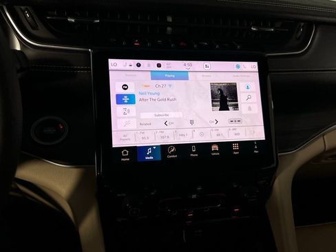 Used 2023 Jeep Grand Cherokee L Limited image 17