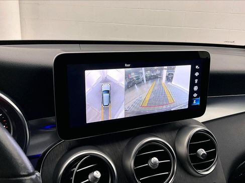 Used 2020 Mercedes-Benz GLC 300 image 29