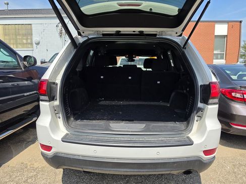 Used 2019 Jeep Grand Cherokee Laredo image 8