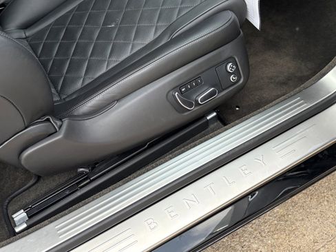 Used 2017 Bentley Continental GT image 39