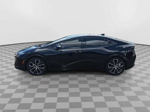 Used 2026 Toyota Prius XLE FWD image 5