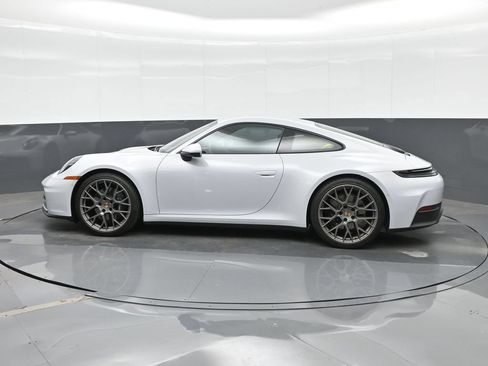Certified 2025 Porsche 911 Carrera RWD image 2