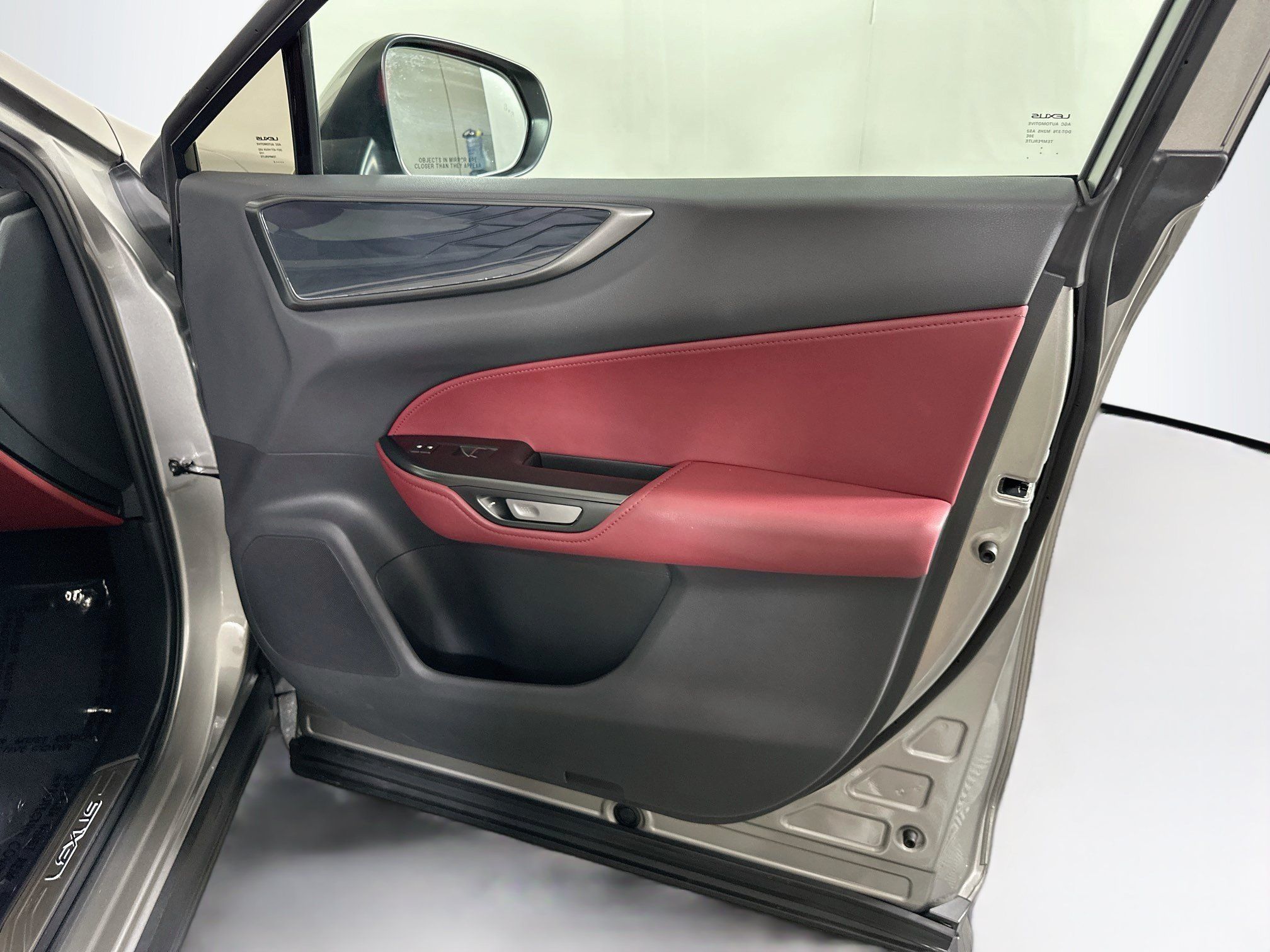 Used 2025 Lexus NX 250 FWD w/ Accessory Package (2T) image 33
