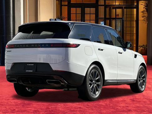 Used 2024 Land Rover Range Rover Sport SE image 10