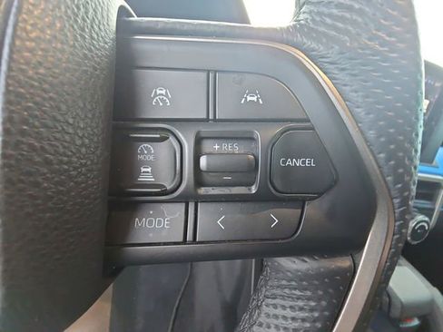 Certified 2025 Toyota Tacoma TRD Off-Road image 17