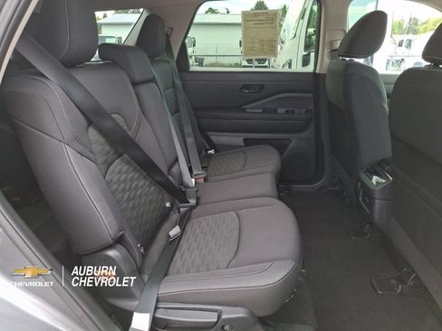 Used 2025 Nissan Pathfinder SV FWD image 23