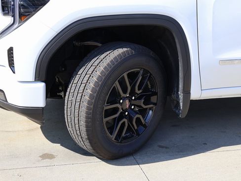 New 2026 GMC Sierra 1500 Elevation image 44