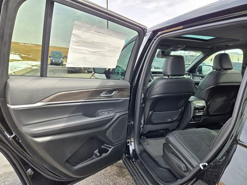 New 2026 Jeep Grand Cherokee L 4WD image 27