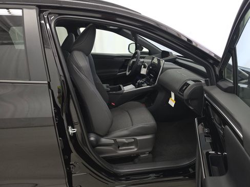 Used 2025 Toyota bZ4X AWD image 7