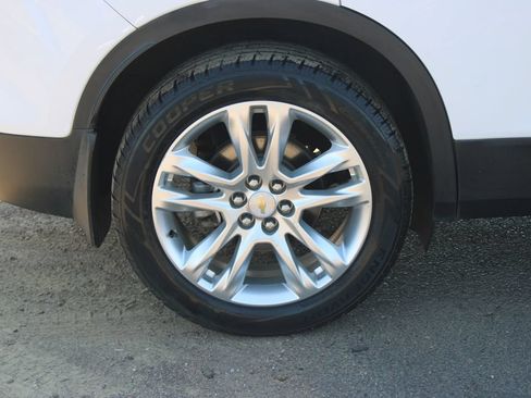 Used 2020 Chevrolet Blazer LT w/ Sound & Technology Package FWD image 13