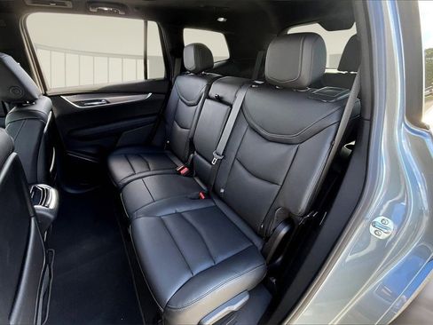 New 2025 Cadillac XT6 Luxury image 10