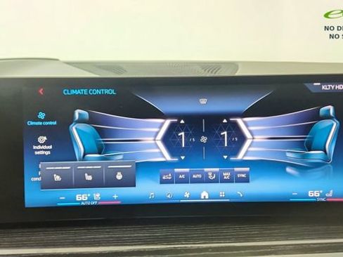 Used 2025 BMW X5 M60i AWD/4WD image 52