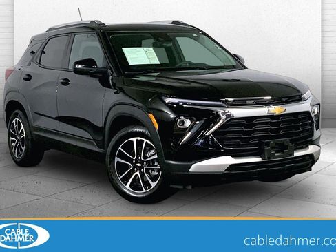 Used 2025 Chevrolet TrailBlazer LT FWD image 1