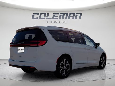 New 2026 Chrysler Pacifica Pinnacle image 5