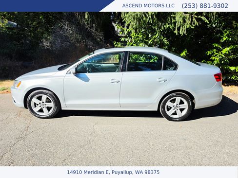 Used 2014 Volkswagen Jetta TDI FWD image 2
