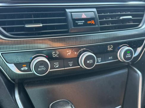 Used 2018 Honda Accord Sport image 19