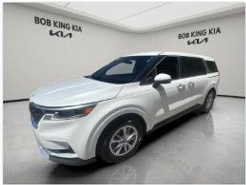 Used 2024 Kia Carnival LX FWD image 25
