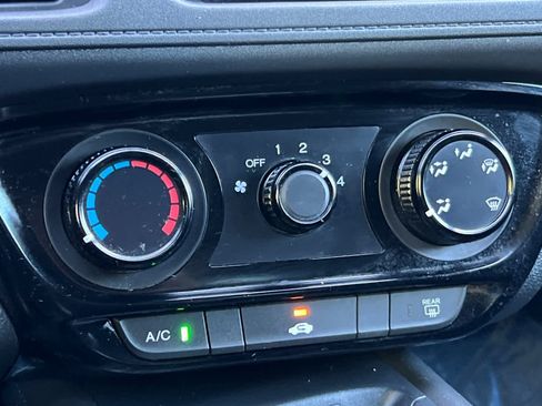 Used 2018 Honda HR-V LX image 21