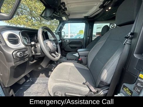 Used 2025 Jeep Wrangler Sport AWD/4WD image 10