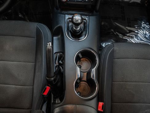 Used 2017 Ford Mustang Coupe image 29