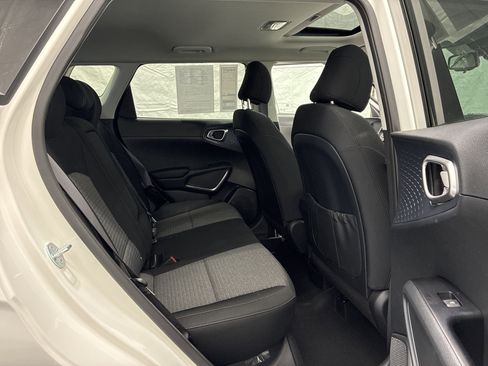 Certified 2023 Kia Soul EX FWD image 9