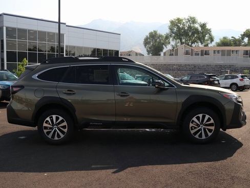 New 2025 Subaru Outback Premium w/ Popular Package #1A image 2