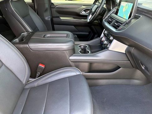 Used 2023 GMC Yukon SLT AWD/4WD image 11
