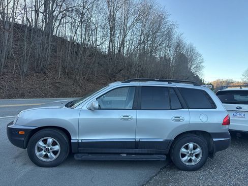 Used 2006 Hyundai Santa Fe GLS FWD image 2