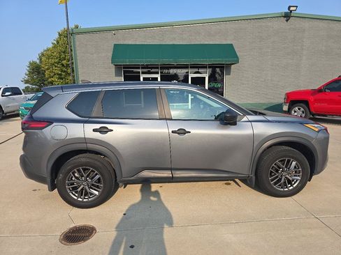 Used 2023 Nissan Rogue S AWD/4WD image 8