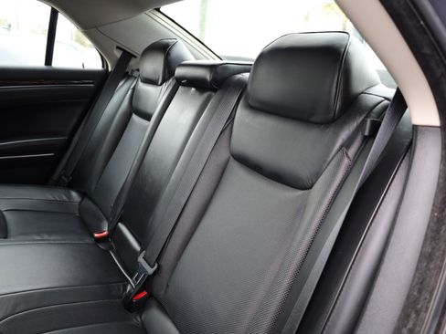 Used 2016 Chrysler 300 C image 14