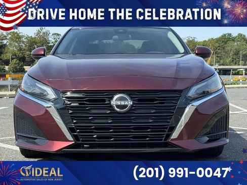 Used 2024 Nissan Altima 2.5 SV FWD image 4