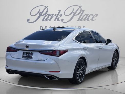 Used 2025 Lexus ES 350 w/ Premium Package FWD image 4