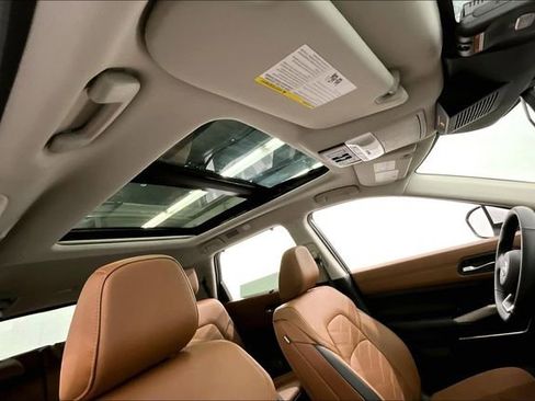 New 2025 Nissan Pathfinder Platinum w/ Lighting Package (N93) image 36