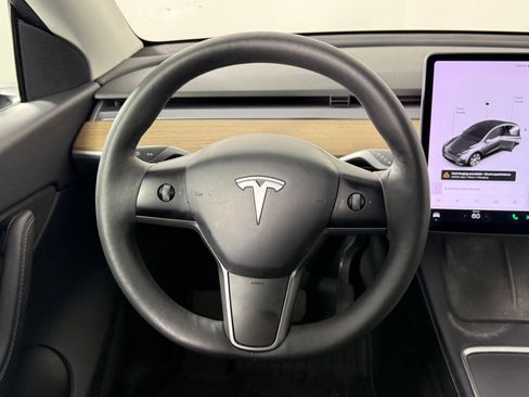 Used 2021 Tesla Model Y Standard Range image 21