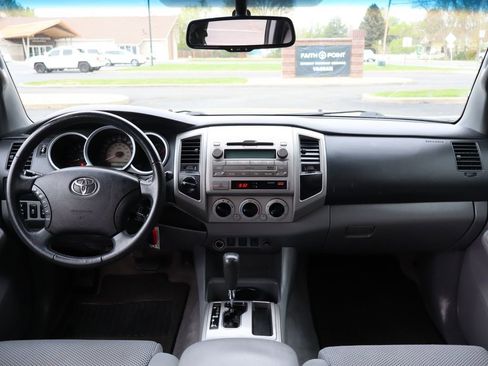 Used 2010 Toyota Tacoma 4x4 Double Cab image 16