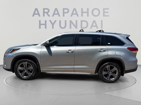 Used 2018 Toyota Highlander Limited Platinum AWD/4WD image 2