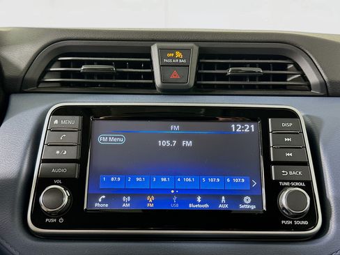 Used 2025 Nissan Versa SV FWD image 21