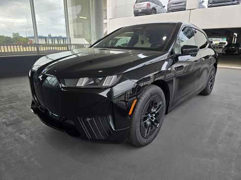 New 2026 BMW iX xDrive45 w/ Premium Package image 6