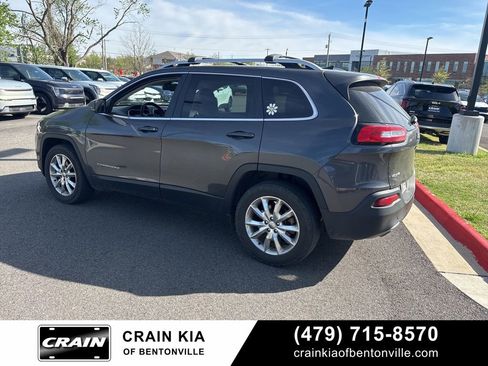Used 2016 Jeep Cherokee Limited AWD/4WD image 5