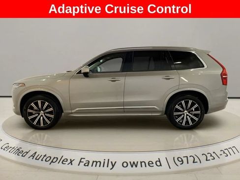 Used 2025 Volvo XC90 B5 Core AWD/4WD image 2