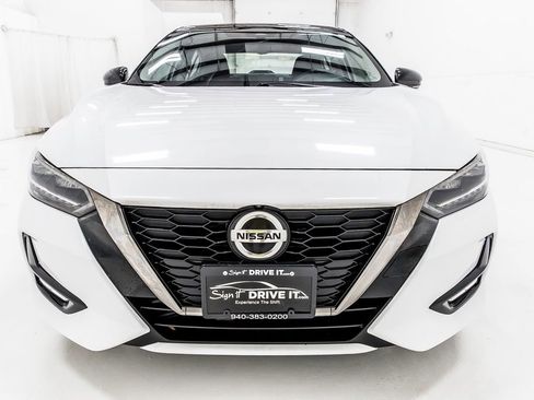 Used 2021 Nissan Sentra SR w/ SR Premium Package FWD image 10