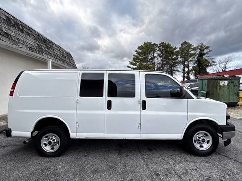 Used 2019 GMC Savana 2500 2500 3dr Cargo Van w/ Driver Convenience Package image 4