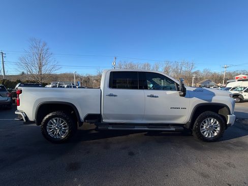 Used 2020 Chevrolet Silverado 2500 High Country w/ Z71 Off-Road Package image 6