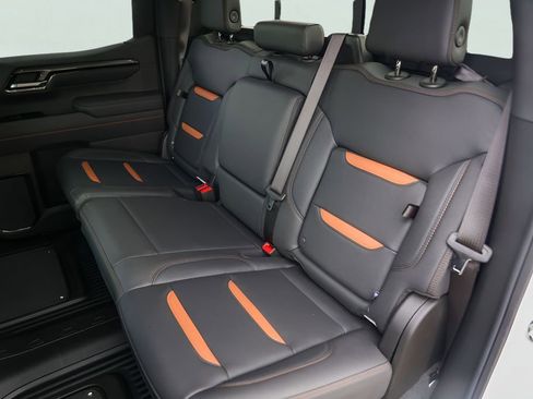 Used 2025 GMC Sierra 1500 AT4 w/ AT4 Premium Package AWD/4WD image 27