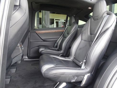 Used 2018 Tesla Model X 75D image 8