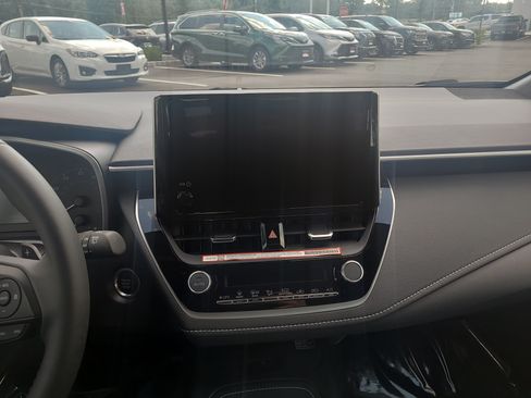 Certified 2025 Toyota Corolla SE w/ SE Package FWD image 19