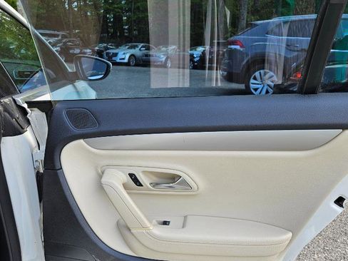 Used 2012 Volkswagen CC Sport image 26