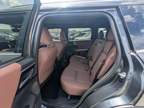 Used 2025 Mitsubishi Outlander SEL FWD image 24